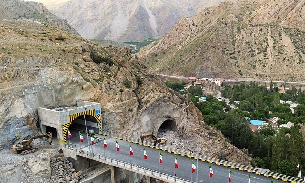 آزاد راه تهران- شمال با بهره‌گیری از ظرفیت نیروها و تجهیزات بومی ساخته شد