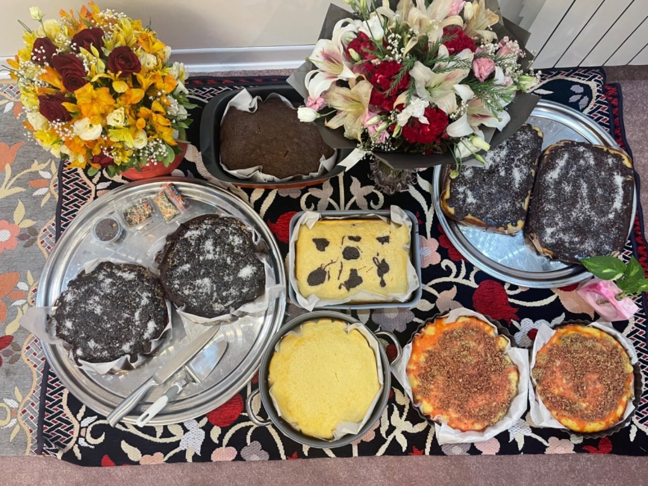 توزیع شیرینی‌ها دستپخت فرزندان شهدا در مهمانی ۱۰ کیلومتری غدیر+عکس و فیلم