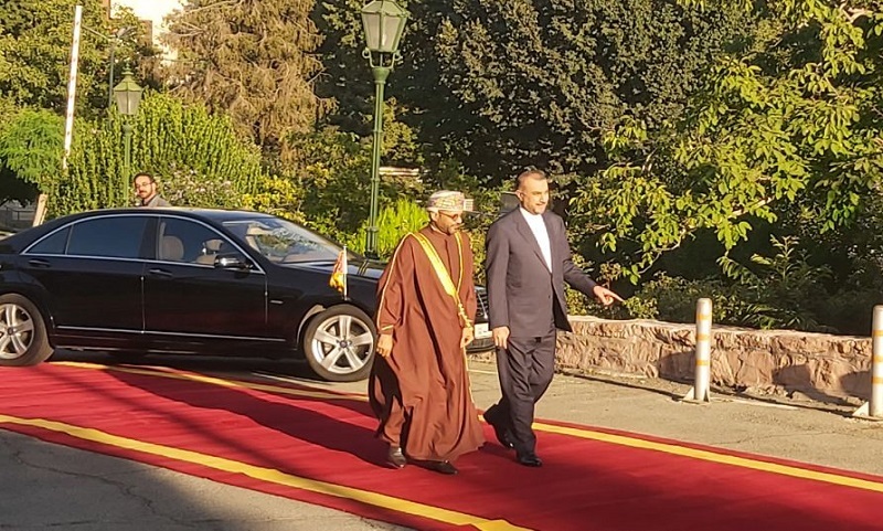 استقبال امیر عبداللهیان از وزیر امور خارجه سلطنت عمان
