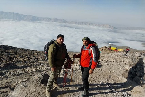 صعود کوهنوردان سپاه ناحیه تربت جام به قله دماوند+ تصاویر