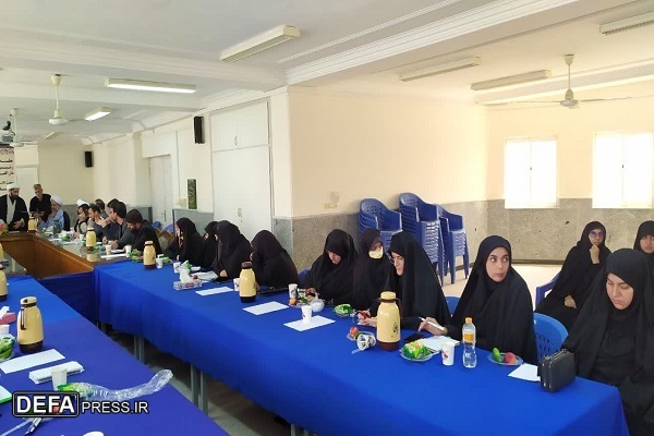 جلسه هم‌اندیشی با فعالان قرآنی غرب مازندران برگزار شد+ تصاویر