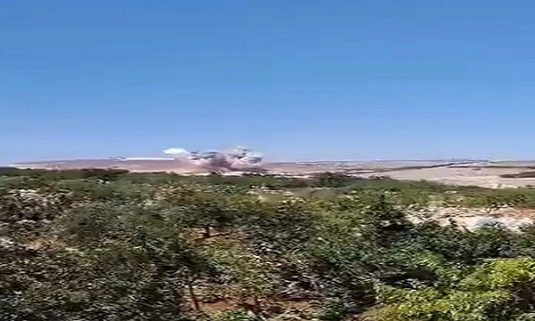 مواضع تروریست‌ها در جنوب ادلب هدف حملات هوایی و زمینی قرار گرفت