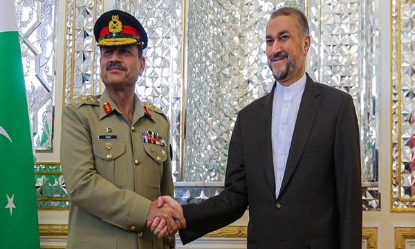 فرمانده ارتش پاکستان: در همکاری با ایران در مبارزه با تروریسم جدی هستیم