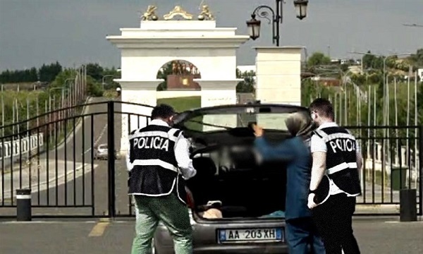 پلیس آلبانی کنترل مقر منافقین را در دست گرفت