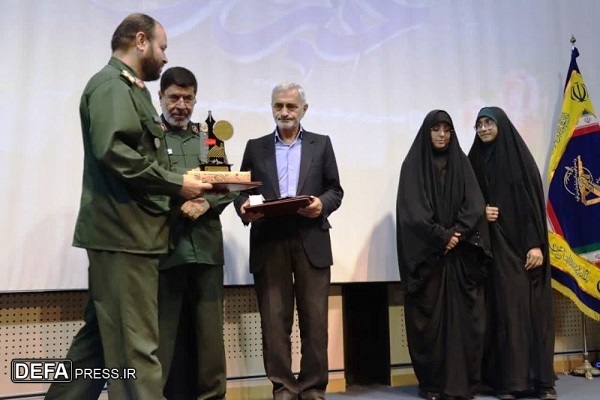 تقدیر از خانواده شهید مدافع حرم «باغبانی» در مازندران+ تصاویر