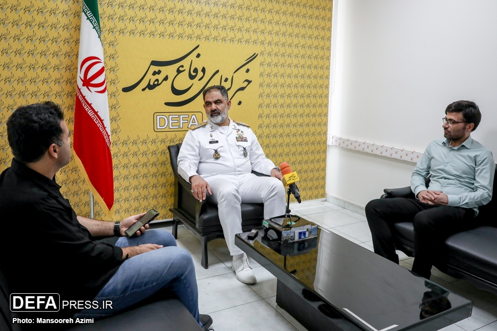 دریادار ایرانی: برگزاری اولین رزمایش بدون سرنشین‌ها/ ساخت ناوهواپیمابر در دستور کار نیروی دریایی ارتش است