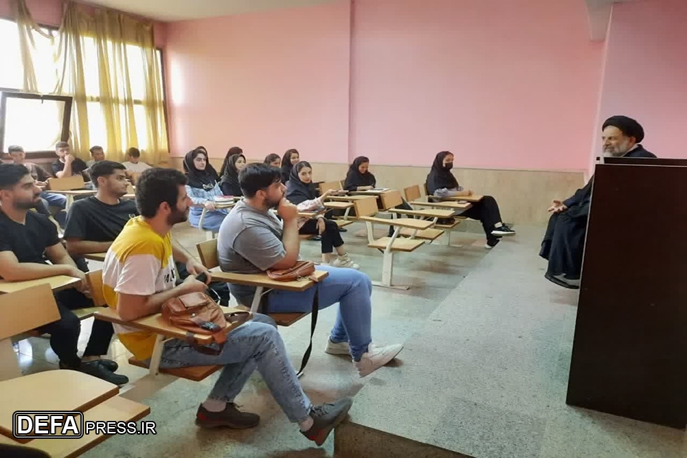 نشست بصیرتی «اندیشه حسینی در دفاع مقدس» در دانشگاه آزاد اسلامی هشتگرد برگزار شد