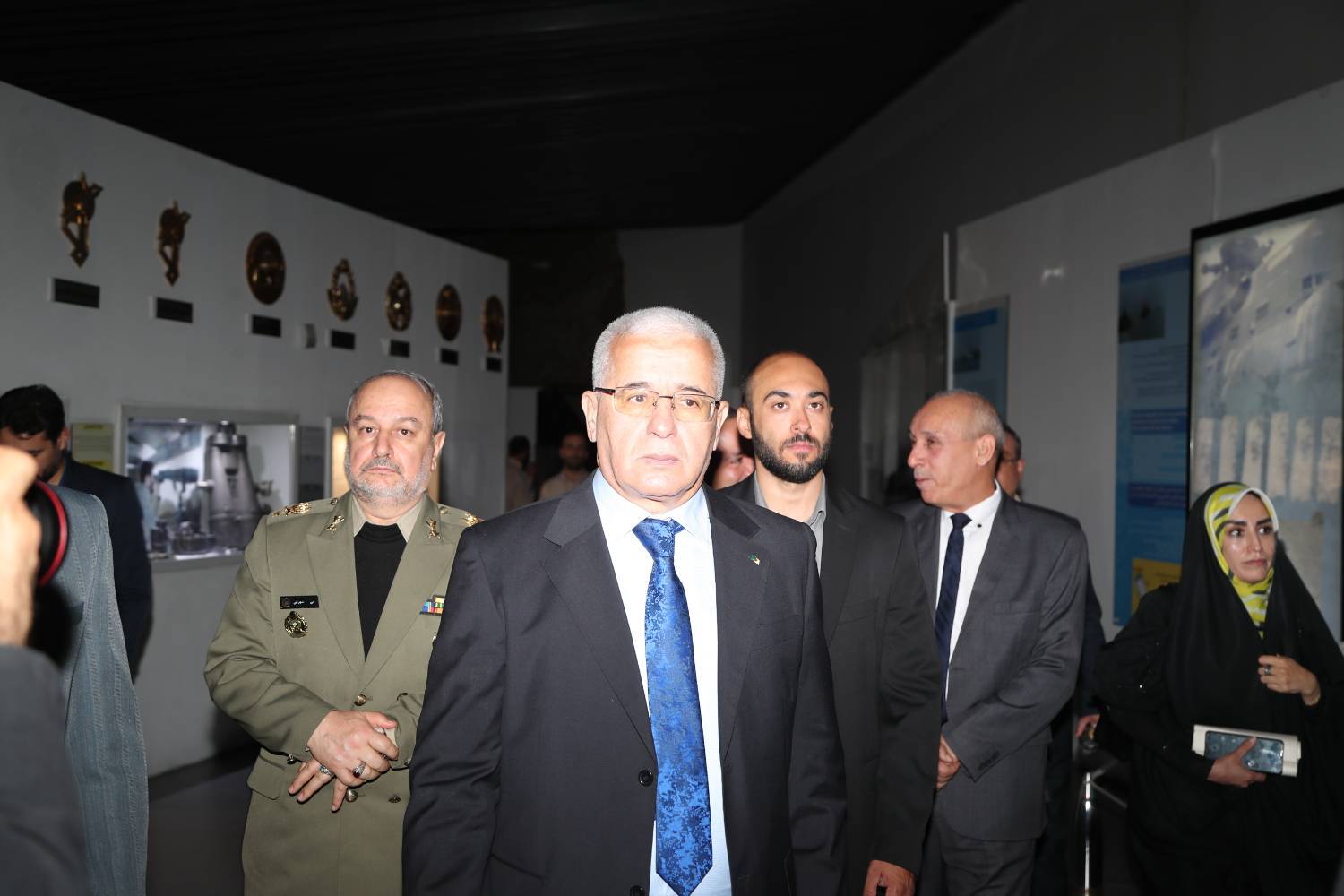 رئیس مجلس الجزایر از تالارهای باغ موزه انقلاب اسلامی و دفاع مقدس