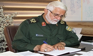 فرهنگ دفاع مقدس برگرفته از نهضت عاشورا و برخاسته از مکتب امام حسین (ع) است