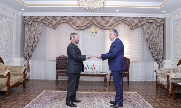 سفیر جدید ایران استوارنامه خود را تسلیم وزیر خارجه تاجیکستان کرد سفیر جدید ایران استوارنامه خود را تسلیم وزیر خارجه تاجیکستان کرد