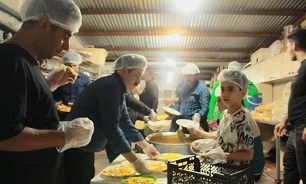 توزیع روزانه ۵ هزار پرس غذا در قرارگاه مردمی اربعین قم