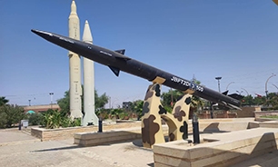 نصب ادوات جنگی جدید در محوطه مرکز فرهنگی و موزه دفاع مقدس دزفول