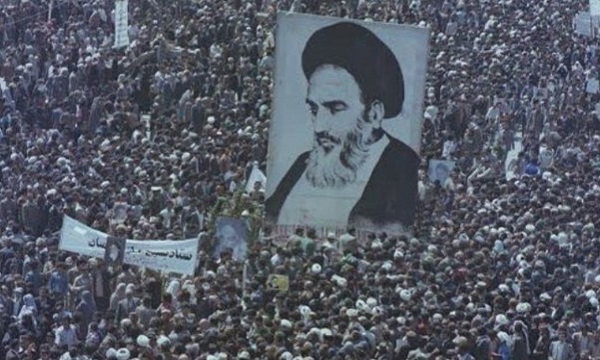 انقلاب اسلامی مردمی‌ترینِ انقلاب‌ها است