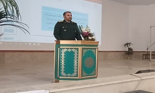 فرمانده سپاه اسلام آباد غرب: معلمان باید دانش‌آموزانی در تراز انقلاب تربیت کنند