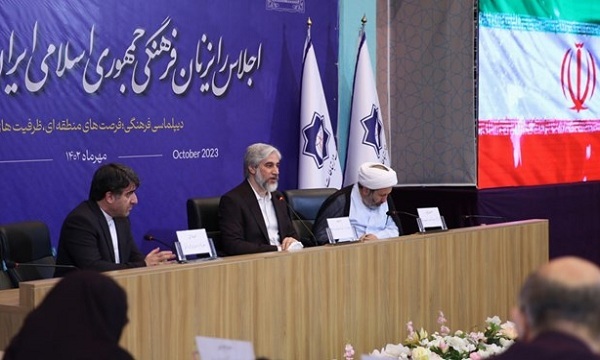 نمایشگاه کتاب تهران ظرفیت مناسبی برای دیپلماسی فرهنگی است