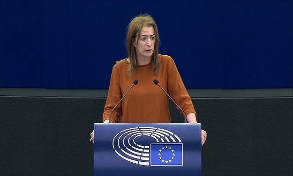 نماینده پارلمان اروپا: چرا کسی اسرائیل را تروریست نمی‌خواند؟!