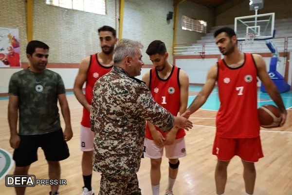 حضور فرمانده منطقه پدافند هوایی شمال شرق در اردوی تیم بسکتبال «رعد»+ تصاویر