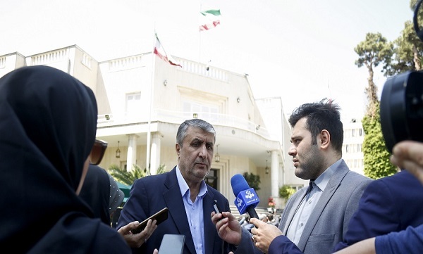 ساخت فاز دوم و سوم نیروگاه اتمی بوشهر در حال پیشرفت است