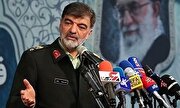 فوتوتیتر/ پلیس در برابر مردم خاشع و در برابر هنجارشکنان مقتدر است