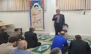 مراسم تجلیل از پیشکسوتان عرصه دفاع مقدس در استانداری ایلام  مراسم تجلیل از ۱۸ نفر از پیشکسوتان عرصه دفاع مقدس با «حضور حسنی »معاون سیاسی امنیتی و اجتماعی استاندار ایلام برگزار شد.