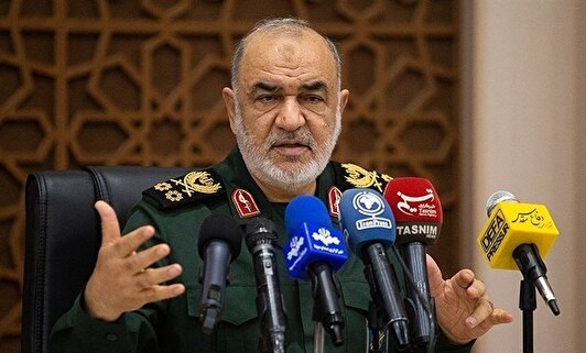 سرلشکر سلامی: دفاع مقدس برگرفته از آموزه‌های عاشوراست/ بصیرت ملت ایران راه نفوذ را بر دشمن بسته است