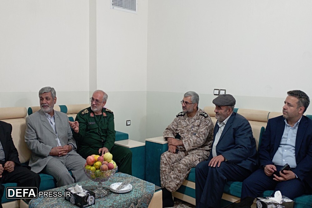 دیدار سردار «رودکی» با جانباز شیمیایی دوران دفاع مقدس