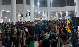 راهپیمایی ۱۳ آبان به صورت تجمع در مصلای امام خمینی (ره) شهرستان نظرآباد برگزار شد