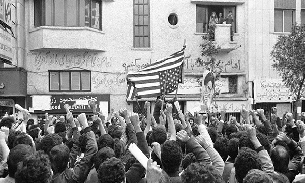 تاریخ پژوه: اگر سفارت آمریکا تسخیر نمی‌شد کودتای ۲۸ مرداد را تکرار می‌کردند