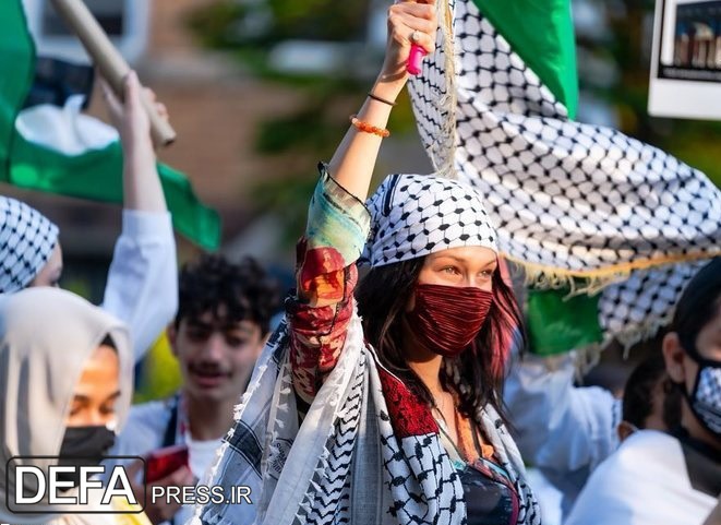 عکس/ مدل معروف آمریکایی در راهپیمایی حمایت از فلسطین