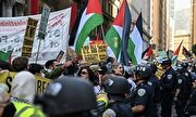 فیلم/ تصویر رهبر معظم انقلاب اسلامی در مقابل کاخ سفید