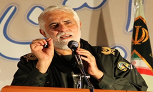 نسل امروز نباید بگذارند که پرچم افتخار نسل دفاع مقدس بر زمین بیفتد