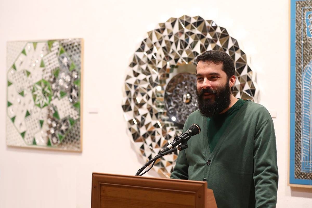 نمایشگاه آثار هنری آینه‌کاری و کوفی‌نگاری «از دل نور» افتتاح شد