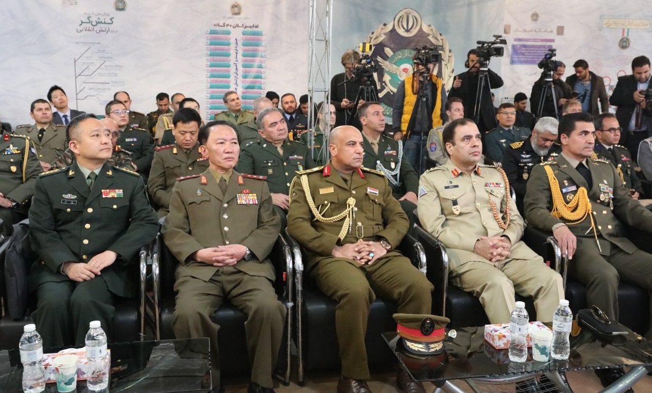 بازدید وابستگان نظامی خارجی از نمایشگاه جامع تربیت و آموزش ارتش انقلابی