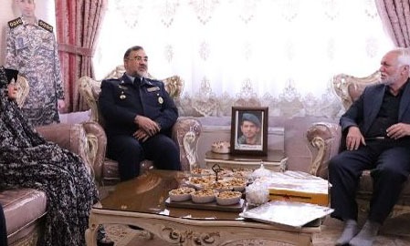 فرمانده نیروی هوایی ارتش: خانواده‌های شهدا مایه برکت برای کشور و نظام مقدس جمهوری اسلامی ایران هستند/ امنیت امروز را مدیون شهدا هستیم