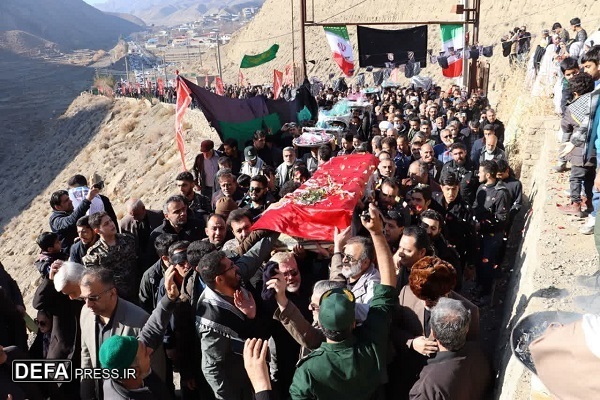 تشییع و خاکسپاری شهید گمنام در روستای طزره دامغان