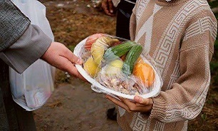 ٢ هزار و ۷۰۰ بسته یلدای مهدوی در غرب شیراز توزیع می‌شود