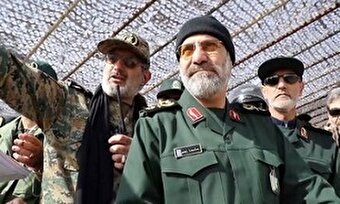 عکس/ سردار شهید «زاهدی» در کنار همرزمان خود