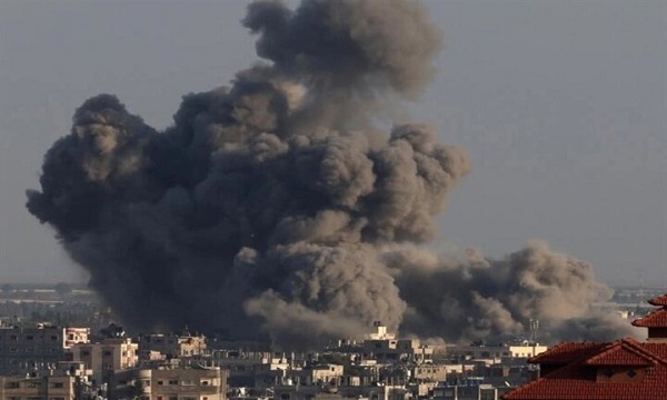 رژیم صهیونیستی از هوا، زمین و دریا نوار غزه را گلوله باران می‌کند