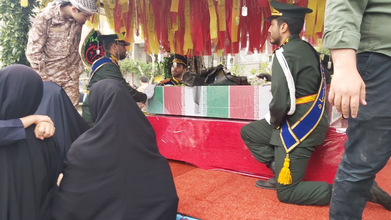 تشییع و تدفین پیکر شهید گمنام پس از ۳۸ سال+ تصاویر