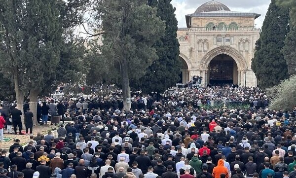 اقامه نماز جمعه در مسجدالاقصی با حضور هزاران فلسطینی