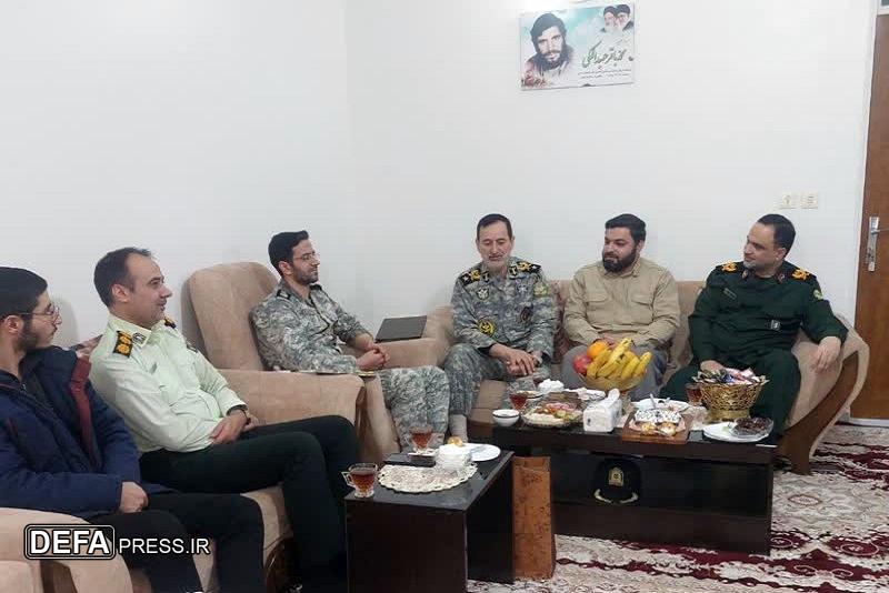 دیدار امیر گلفام با خانواده شهید « عبدالملکی»+ تصاویر
