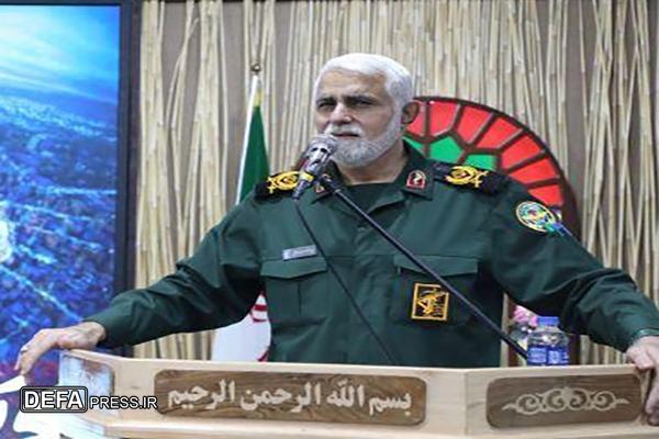 سیرت شهدا را باید هنرمندانه به نسل امروز منتقل کنیم