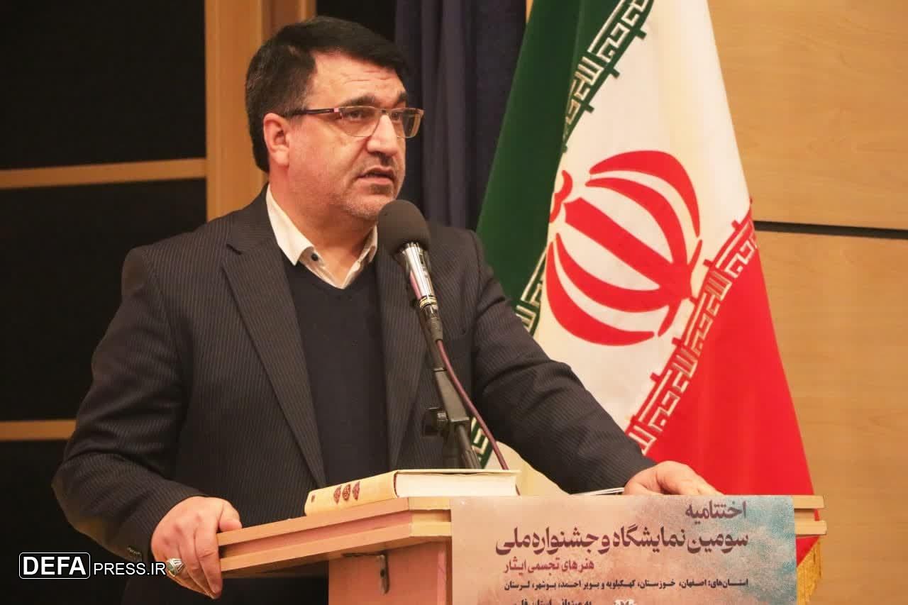 سطح کیفی آثار ارسالی به جشنواره هنرهای تجسمی ایثار در کشور افزایش داشته است
