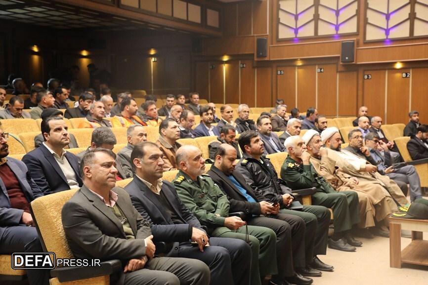 نیروهای مسلح شمشیر بُران در دستان امام مسلمین است