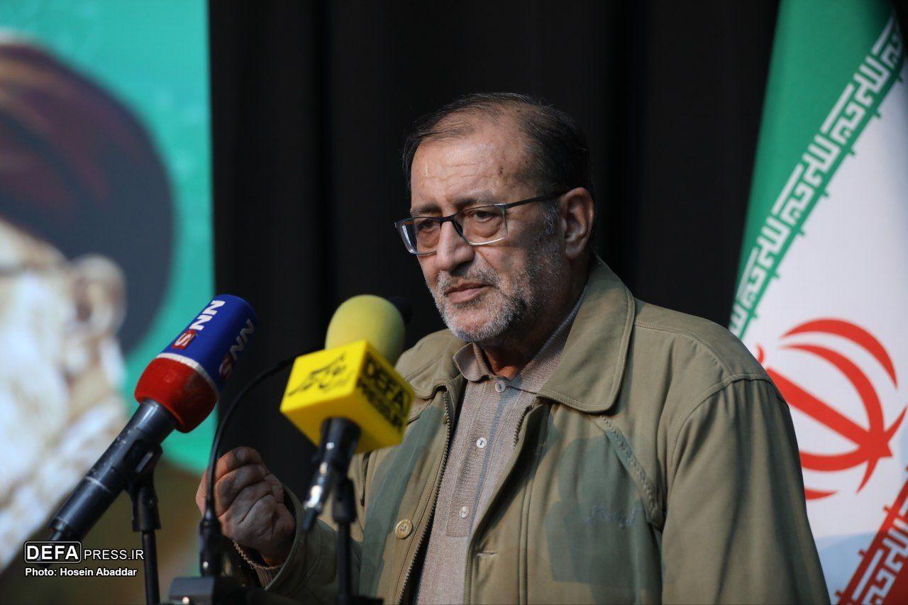 خیر رسانی و مقابله با جریان نفوذ دو وظیفه مهم نیروهای انقلاب