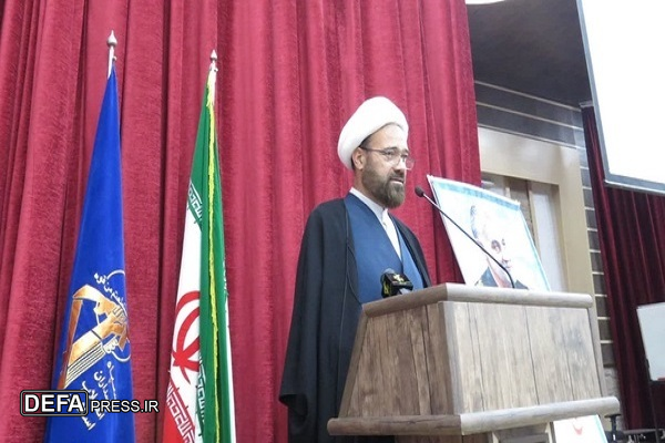 تجربه نشان داده که تنها راه تضمین عزت و استقلال، مقاومت است