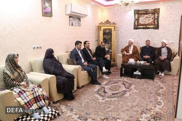 مسؤولان زنجانی با خانواده شهیدان «بیگدلی» و «مقدم» دیدار کردند