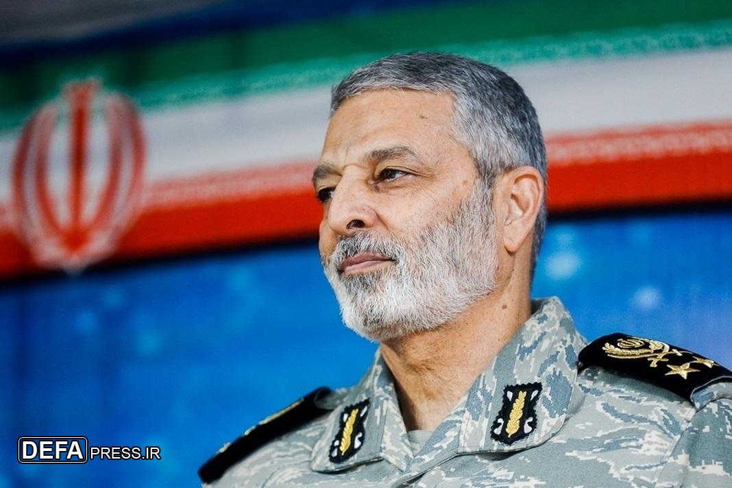 رونمایی از سامانه جامع هوشمند تعالی آموزش نهاجا با حضور فرمانده کل ارتش