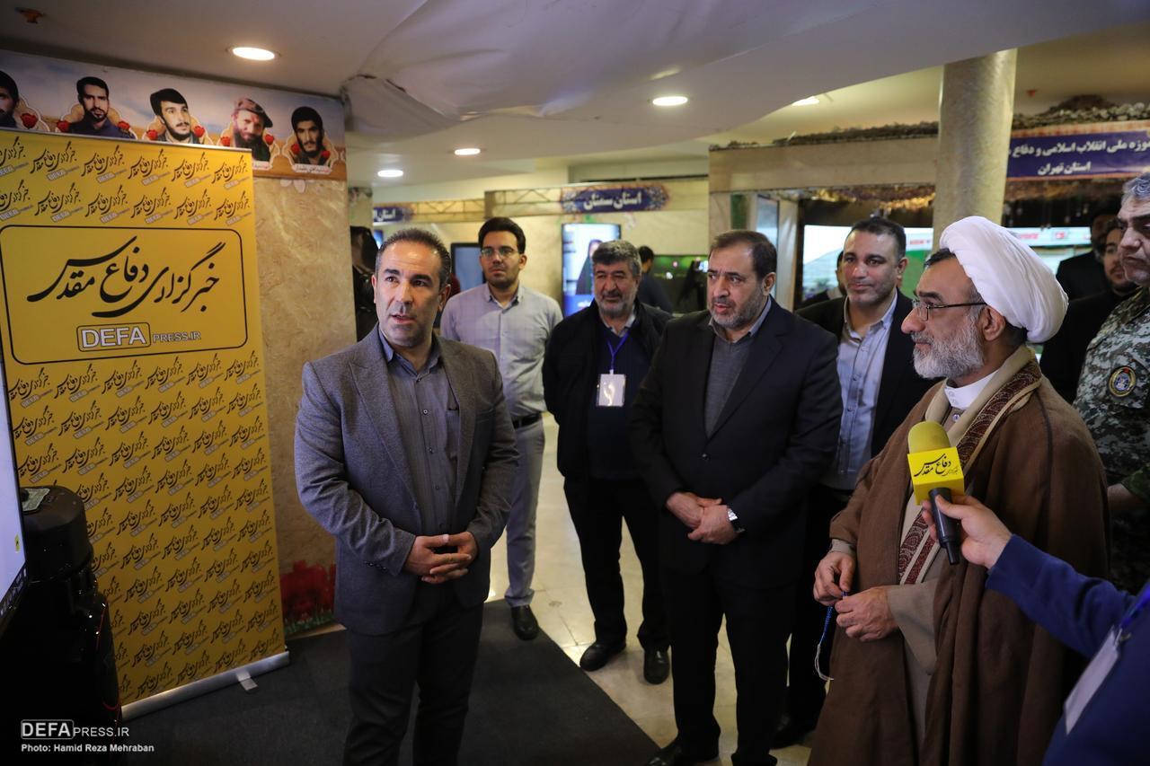 بازدید حجت‌الاسلام خسروپناه از نمایشگاه دستاورد‌های بنیاد حفظ آثار و نشر ارزش‌های دفاع مقدس در فضای مجازی و فناوری‌های نوین