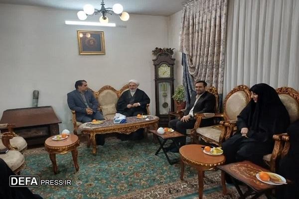 دیدار معاون فرهنگی، اجتماعی و زیارت استانداری خراسان رضوی با خانواده سردار شهید بابا محمد رستمی در مشهد+ تصاویر